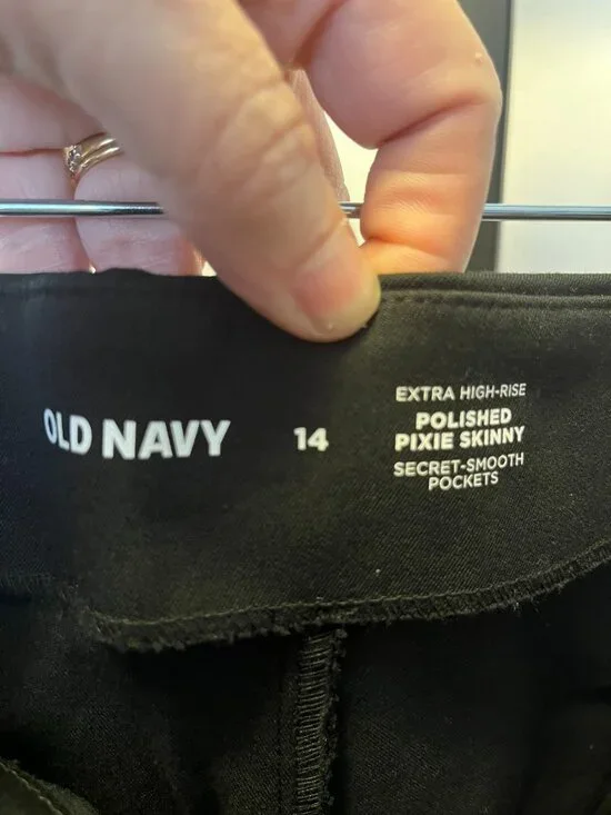 Old Navy Extra High‑Waisted Polished Pixie Skinny Pants – Size 14 - NWT - Picture 11 of 15